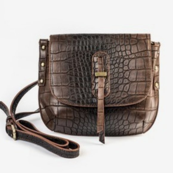Sondra Roberts Handbags - Sondra Roberts Crossbody "EUC"